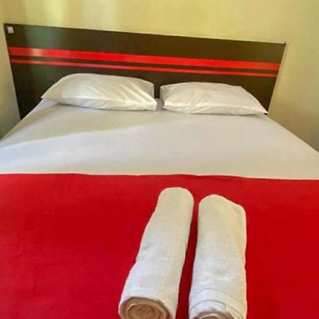 Rama Shinta Homestay Near Gembira Loka Zoo Redpartner Yogyakarta Exterior photo