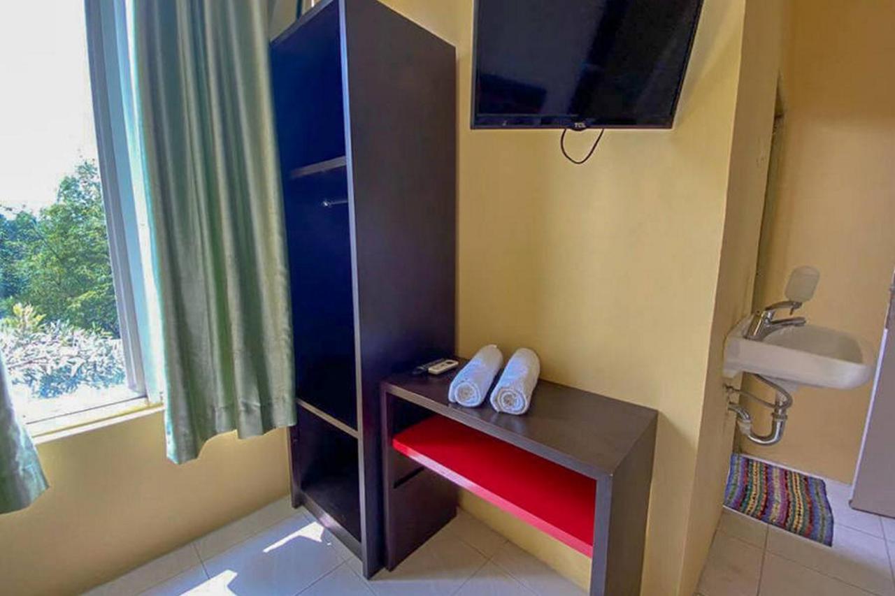 Rama Shinta Homestay Near Gembira Loka Zoo Redpartner Yogyakarta Exterior photo