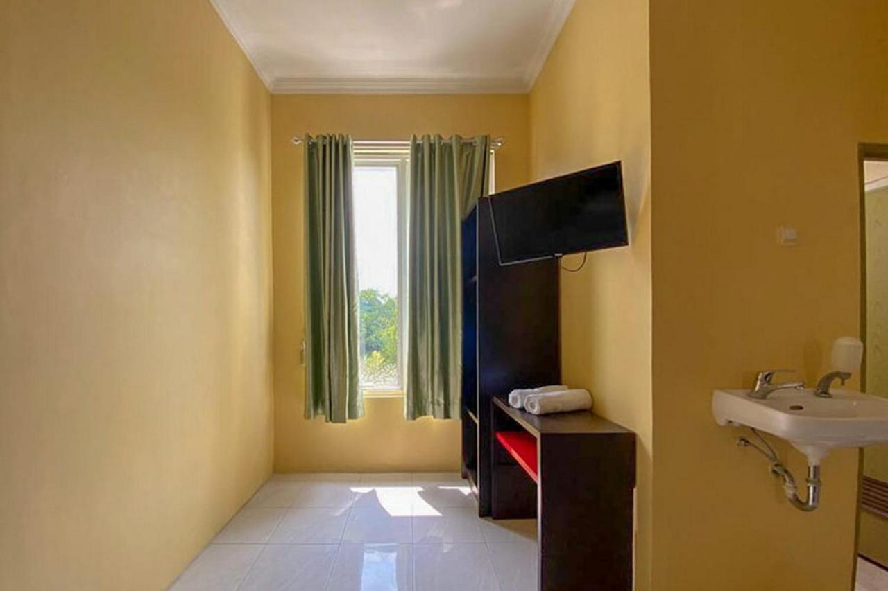 Rama Shinta Homestay Near Gembira Loka Zoo Redpartner Yogyakarta Exterior photo